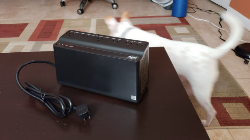 APC 600VA UPS Battery Backup and Surge Protector